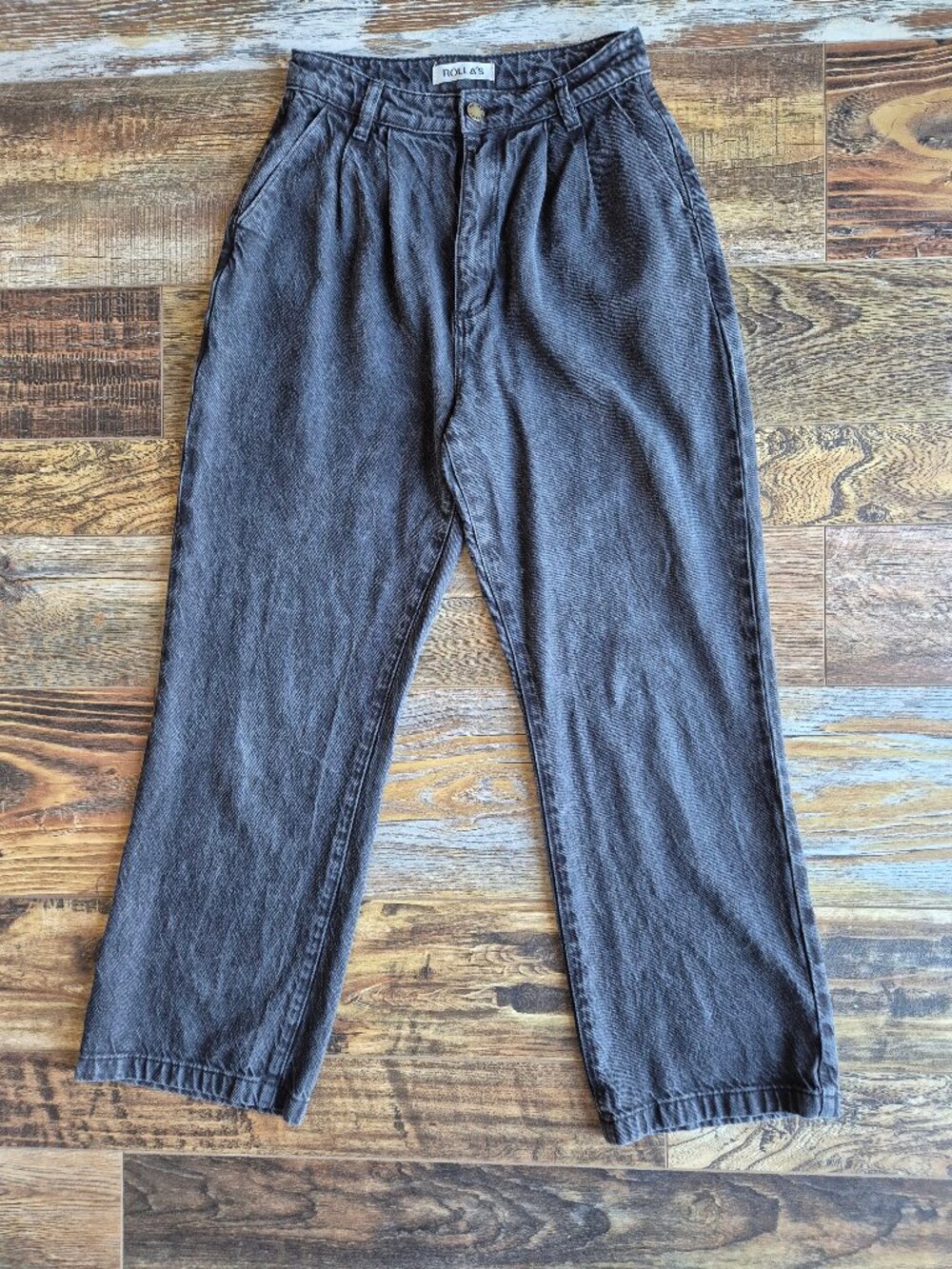 Rolla's $149 Chloe Pleated High Rise Relaxed Ankle Jeans Zip Pocket Black
